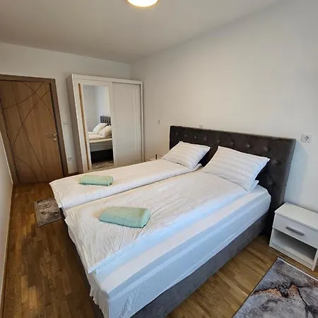 Sara Apartment *